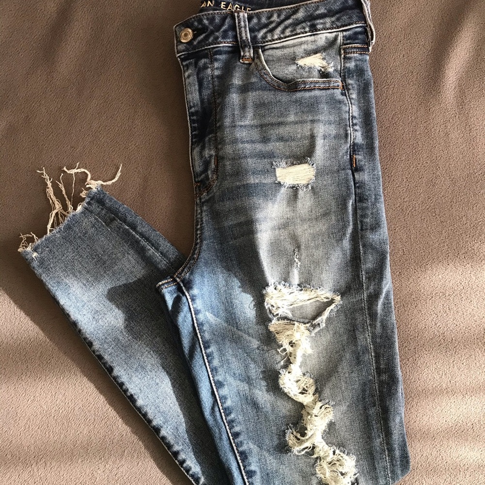 American Eagle Super Hi Rise Stretch 10 distressed